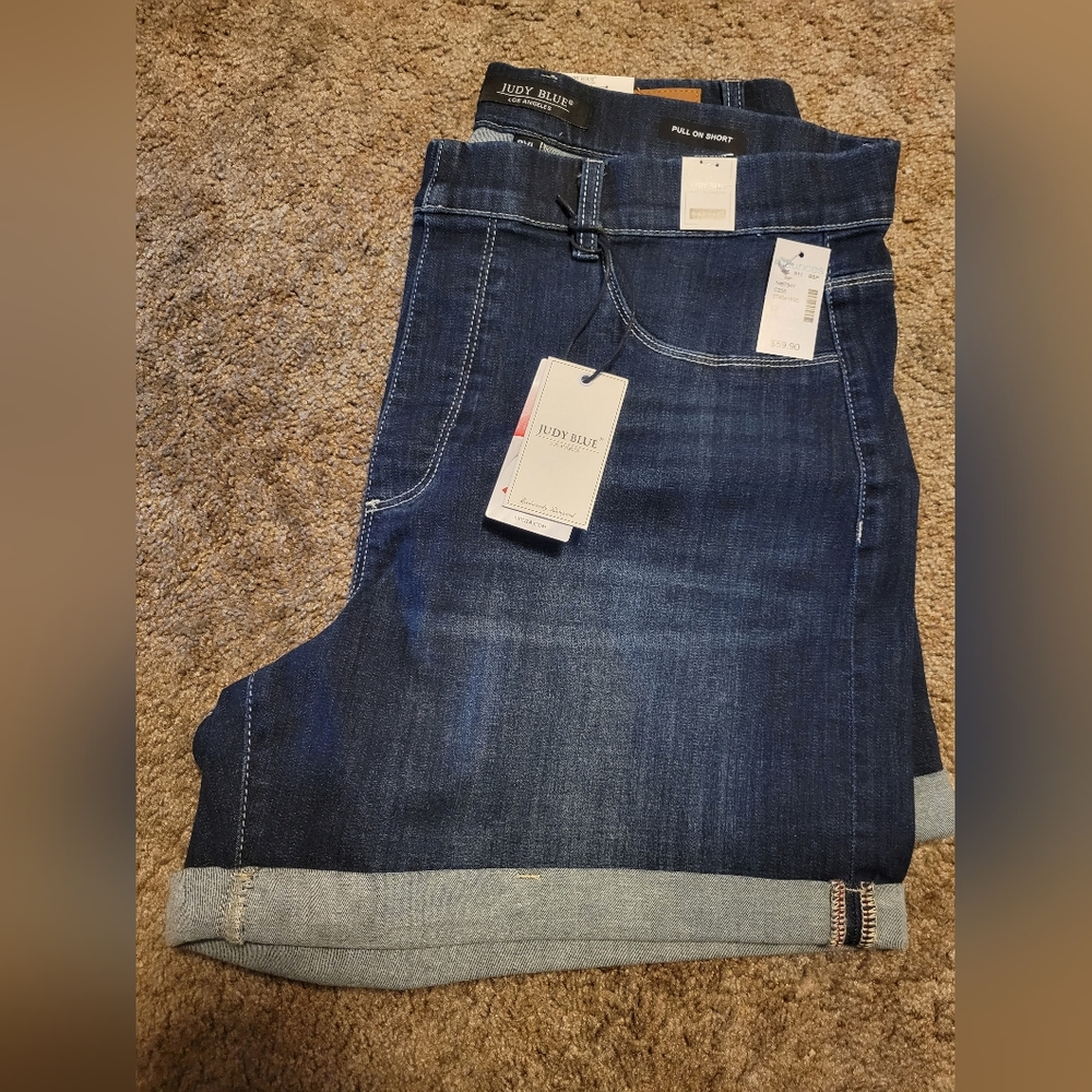NWT Judy Blue pull on denim short